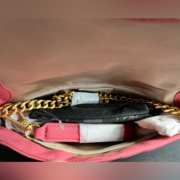 NWT VINCE CAMUTO
Pink Leather Theon Quilted Flap 2 in 1 Crossbody & Shoulder Bag - Picture 6 of 13